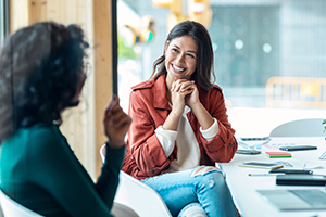 professionals having a conversation at a coffee lounge